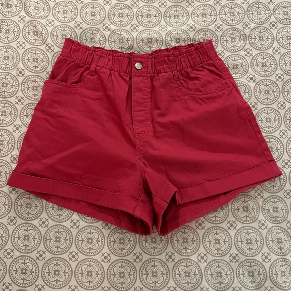 Two pair medium high waisted H&M shorts - Picture 5 of 9
